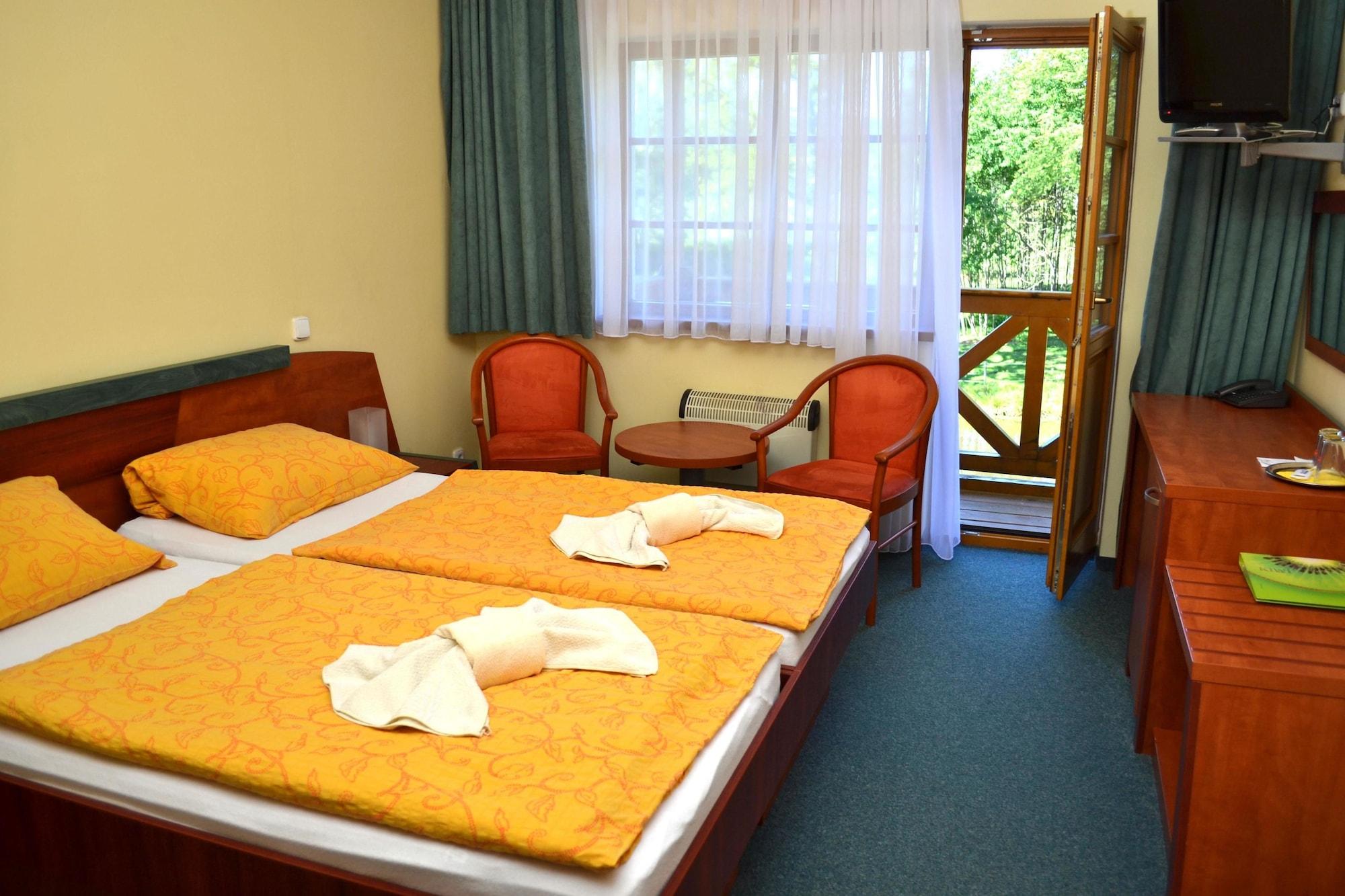 Hotel Resort Stein Хеб Екстериор снимка