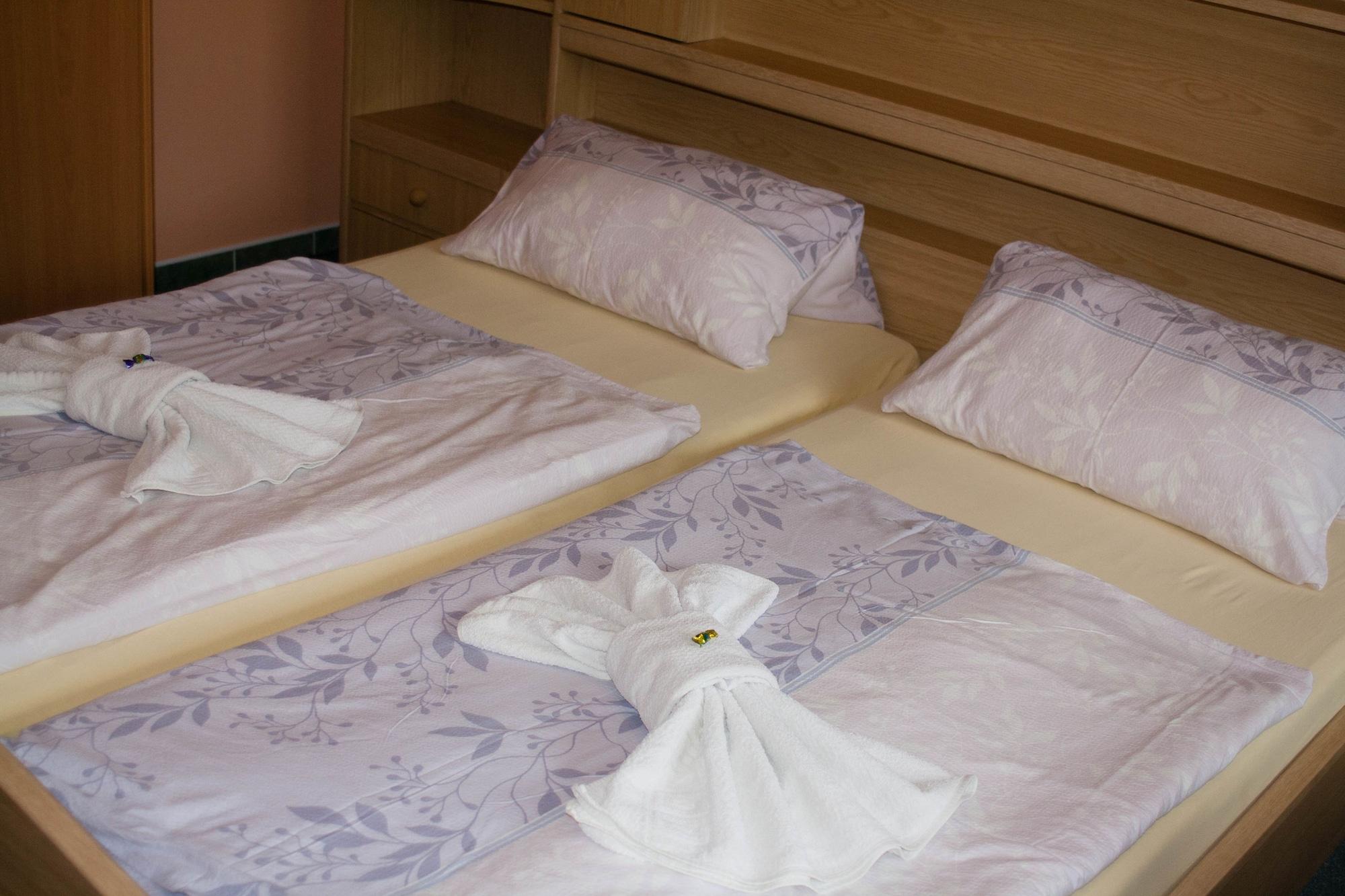Hotel Resort Stein Хеб Екстериор снимка