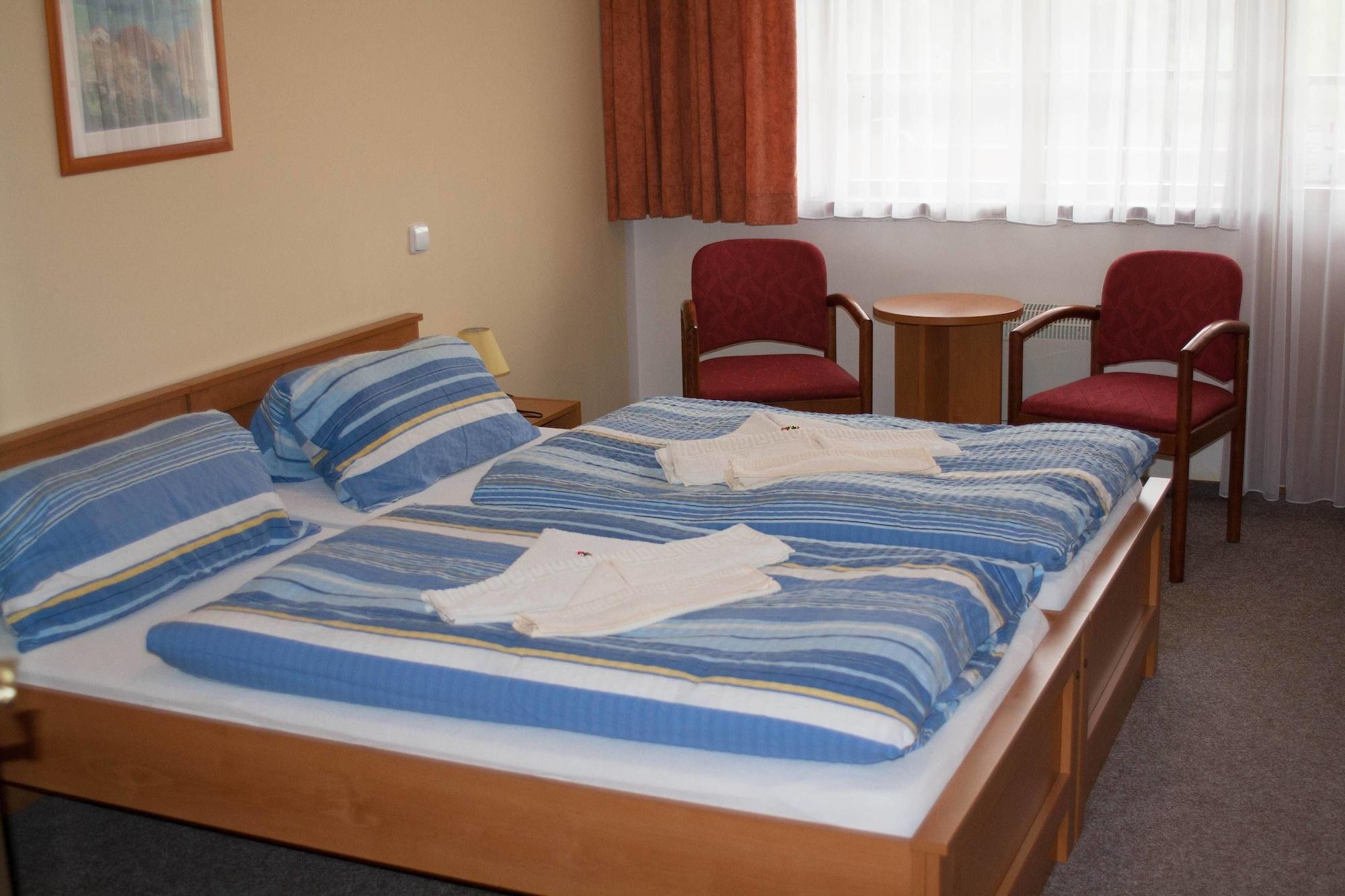Hotel Resort Stein Хеб Екстериор снимка