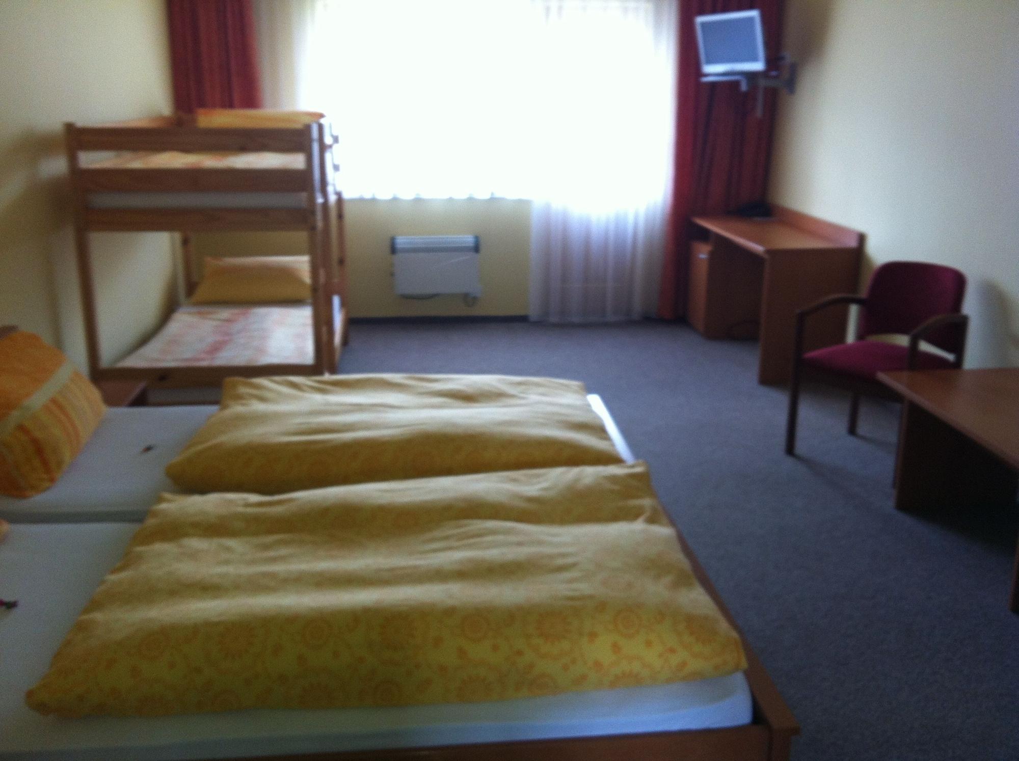 Hotel Resort Stein Хеб Екстериор снимка