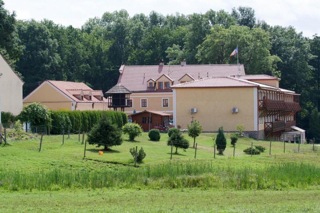 Hotel Resort Stein Хеб Екстериор снимка