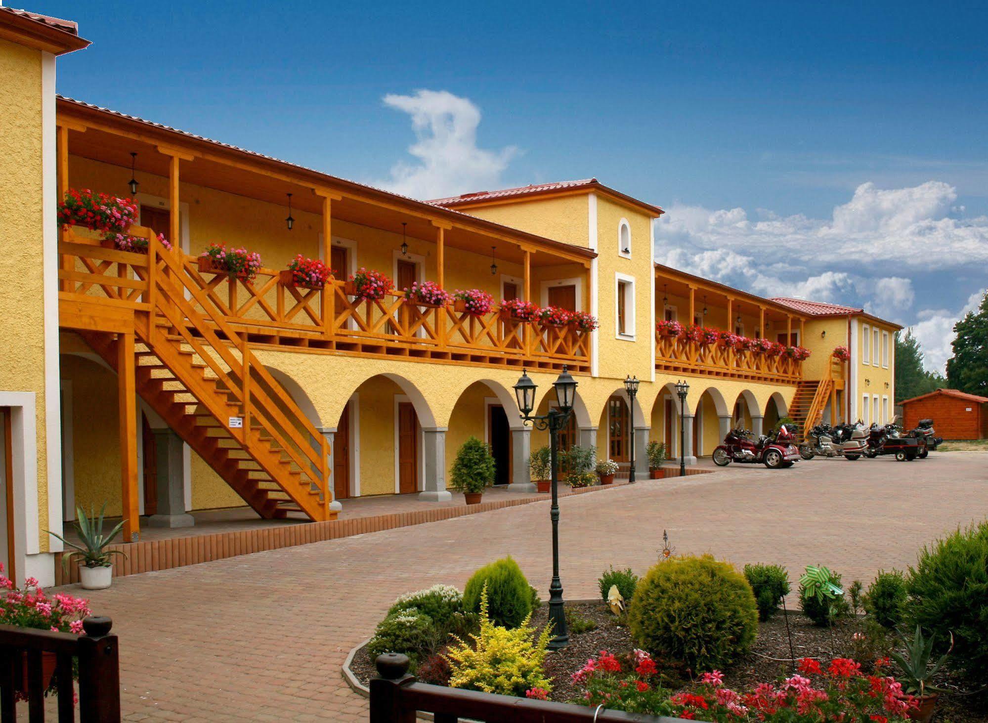 Hotel Resort Stein Хеб Екстериор снимка