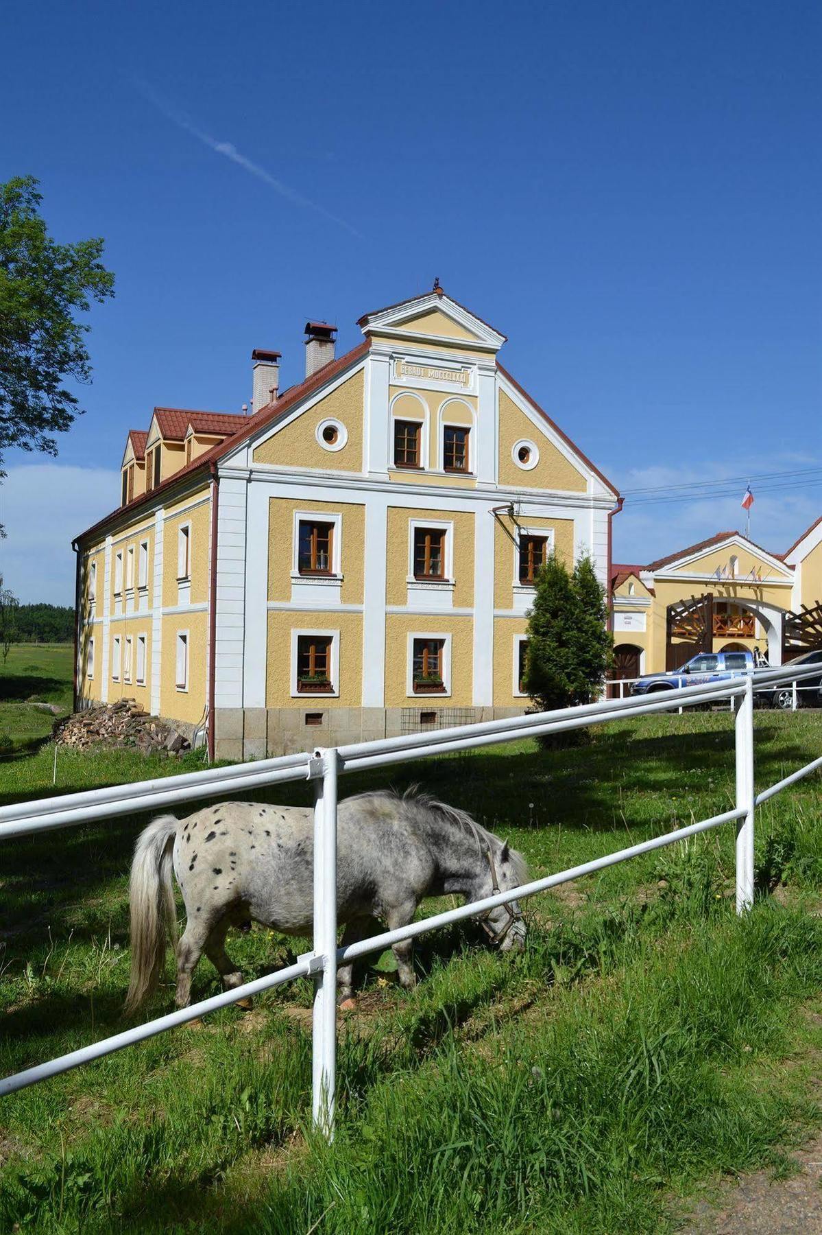 Hotel Resort Stein Хеб Екстериор снимка