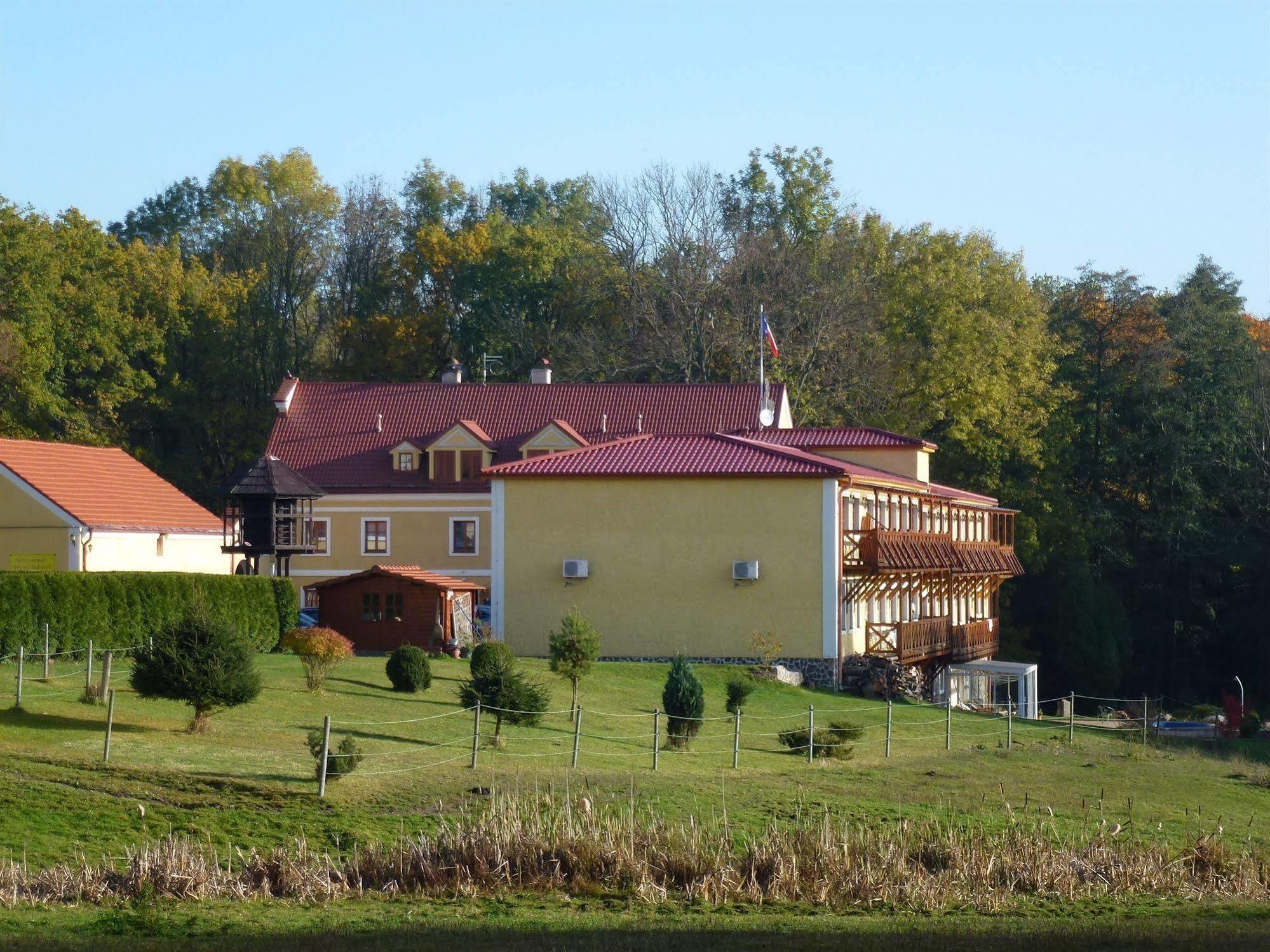 Hotel Resort Stein Хеб Екстериор снимка
