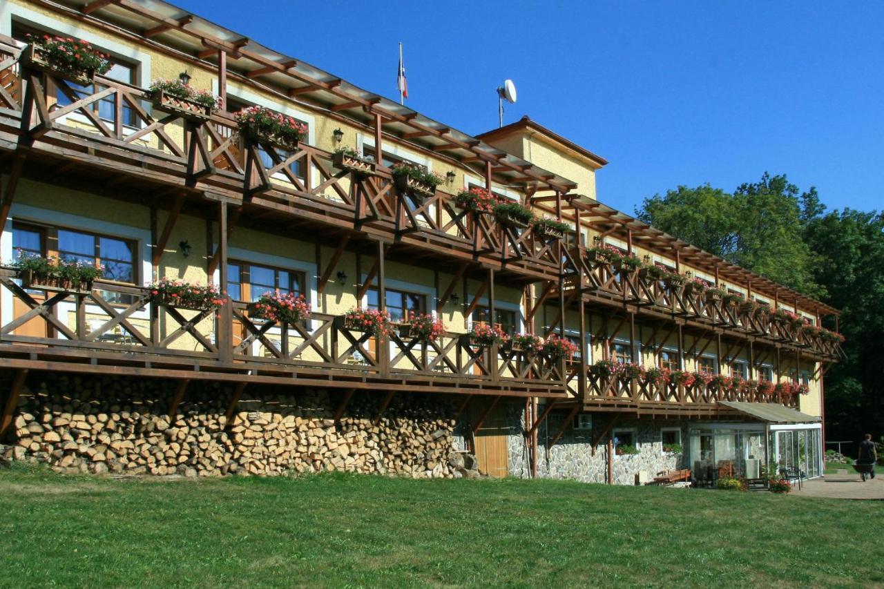 Hotel Resort Stein Хеб Екстериор снимка